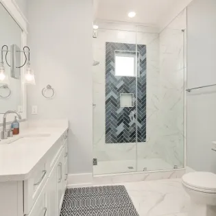 15 sunset serenity 61 primary bathroom4