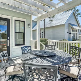 4.3 sandpiper cottage 129 outdoor dining area