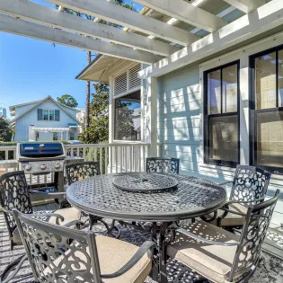 4.5 sandpiper cottage 129 outdoor dining area