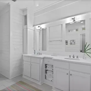 8.1 southern charm 106 primary bathroom1