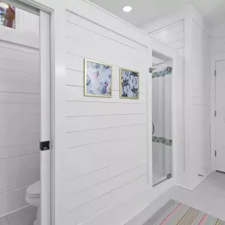 8.2 southern charm 106 primary bathroom1